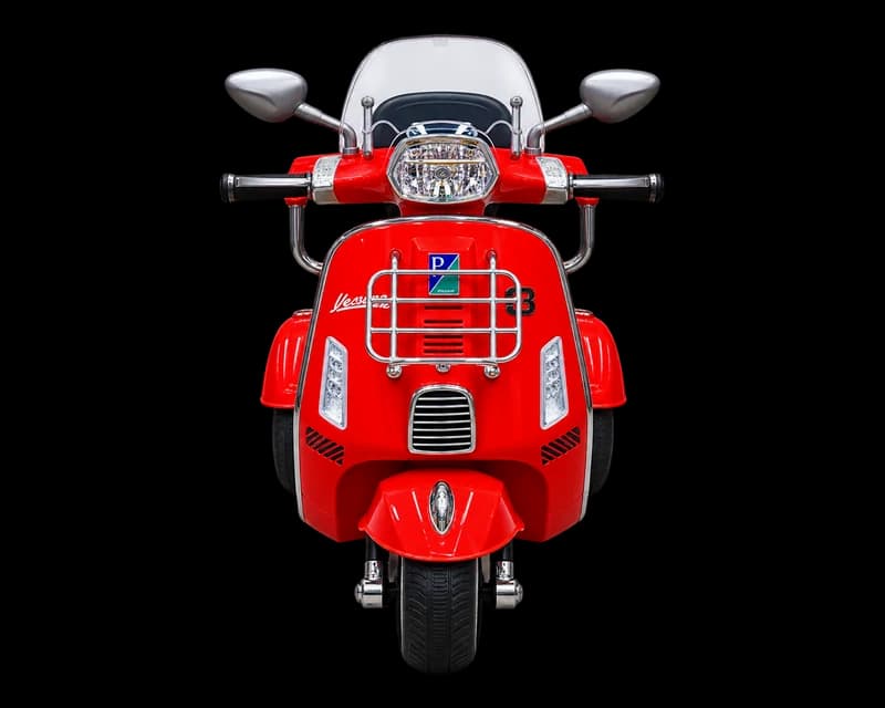 TWO SEATER VESPA